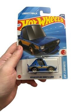Hot Wheels Liberty Walk Nissan Skyline 2000GT-R Toy Car - Blue